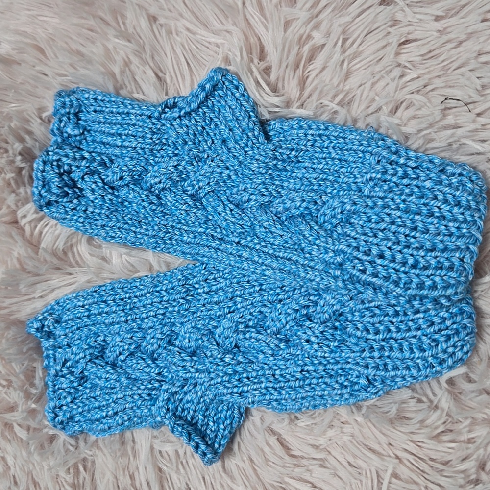 *** Handknit Bamboo Blend Blue Knit Fingerless Gloves Cable Pattern Brand New